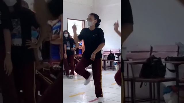 Booty Music P.E by Trisha Mae Chipe Arellano смотреть онлайн