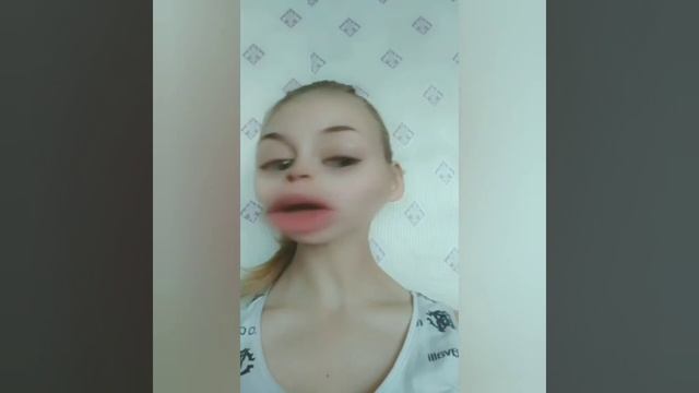 Как быстро накачать губы.Самый быстрый и простой вариант. смотреть онлайн