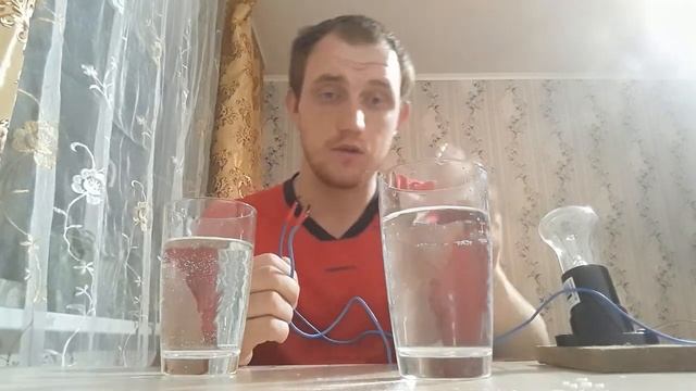 Эксперименты с водой и электричеством +18 не для детей /Вода и ток/Проводит ли вода электричество? смотреть онлайн