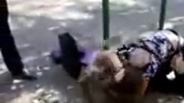 Девки дерутся( во дают)