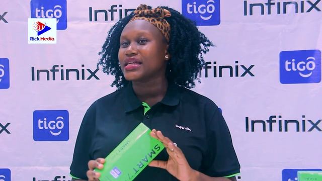 INFINIX SMART 7 PLUS / Simu yenye uwezo wa kukaa na chaji siku nne смотреть онлайн