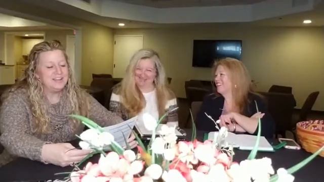 Tip Tuesday - Episode 15 - Staying Organized with Professional Organizer Lorraine Brock смотреть онлайн