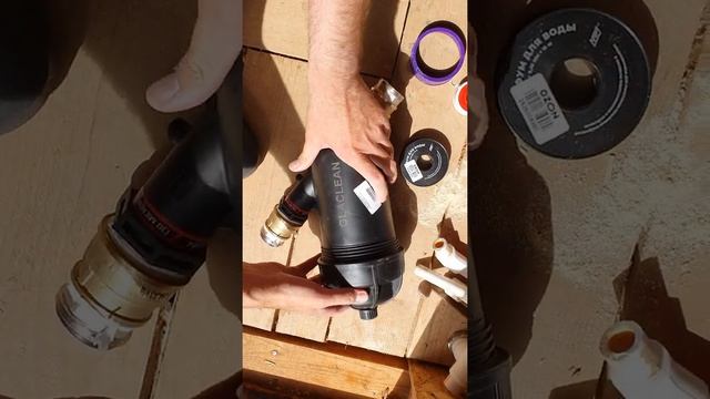 СЛАБЫЙ НАПОР ВОДЫ в частном доме на даче. Что делать? Как подвысить давление воды #shorts смотреть онлайн