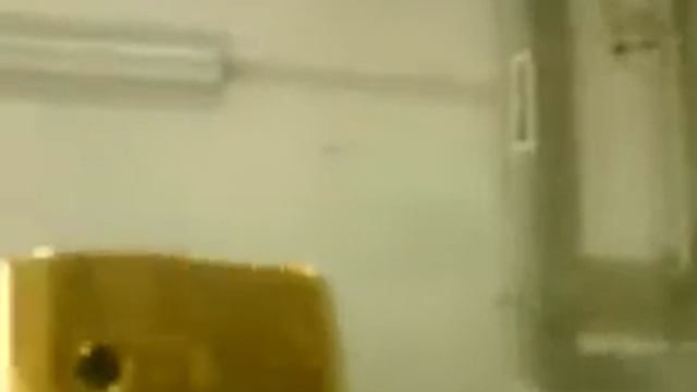 Винил на авто, золото и черный мат, наклейка пленки смотреть онлайн