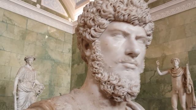 Премьера: Жители Рима и их портреты. Залы Античного мира смотреть онлайн