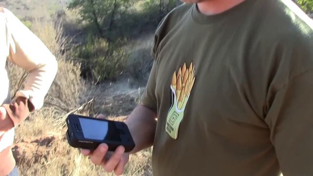 Yellow Jacket iPhone Stun Gun Case (Review / Shock Test) - Cell Phone Stun Gun || The Bullet Points смотреть онлайн