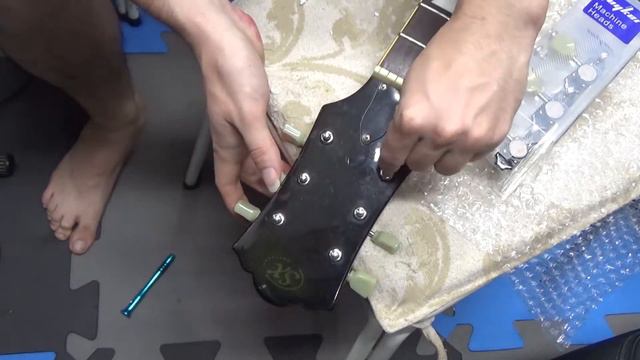Unboxing and Installation Guitar Machine Heads Tuners GUYKER 3R3L Vintage Deluxe смотреть онлайн