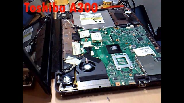 Toshiba Satellite A300 - 244 (Problema do Micro-condensador Sólido Nec Tokin OE907) Reparação смотреть онлайн