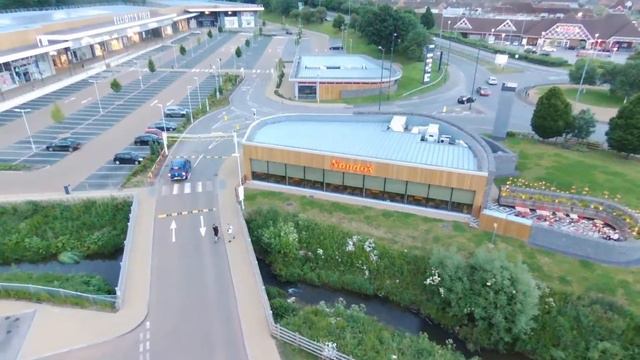 ELLIOTT'S FIELD shopping centre in Rugby W.P. смотреть онлайн