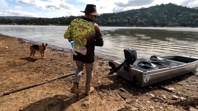 Caravan Rooftop Tinny Setup смотреть онлайн