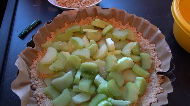 Пеку пирог и осваиваю новую бытовую технику смотреть онлайн