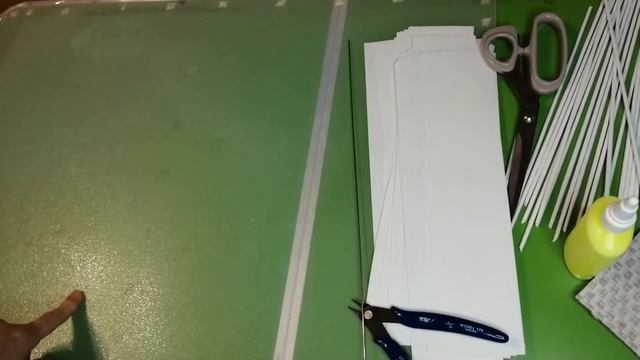 Трубочки из писчей, белой бумаги. Крутим, грунтуем. Инструменты для плетения. смотреть онлайн