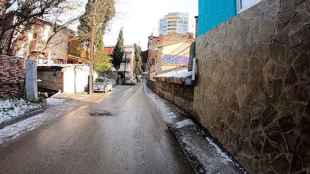 Траспортный КОЛЛАПС в Ялте МОРОЗ и ГОЛОЛЁД. Суровая ЗИМА в Крыму смотреть онлайн