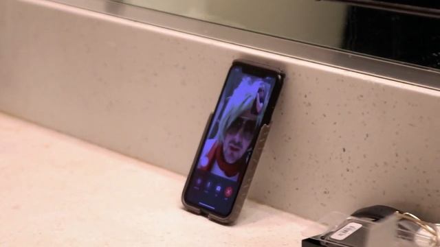 Karen Calls The Manager смотреть онлайн