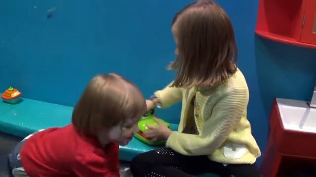 FIREGIRLS! IMPOSSIBLE. Арина и Саша пришли в образовательный центр KidZania LONDON смотреть онлайн