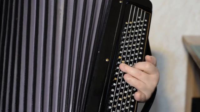 ? «Листья жёлтые» - 2. Разбор песен на баяне ноты и аккорды. смотреть онлайн