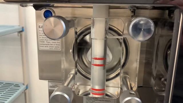 Icetro Soft Serve Ice Cream Machine- Sanitising an Ice Cream Machine смотреть онлайн