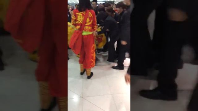 Аэропорт Гонк Конг Китайский новый год Gong Cong смотреть онлайн