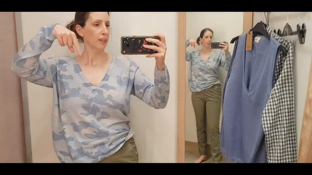 Farm walk with mum, veggies, crazy dad, clothes try on disaster and catch up! смотреть онлайн
