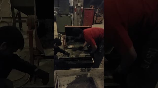 Заливать балки для эксперимента в Ангаре (НГАСУ,Сибстрин) смотреть онлайн