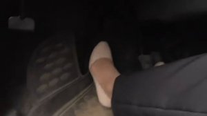 Работа с педалями на механической коробке.