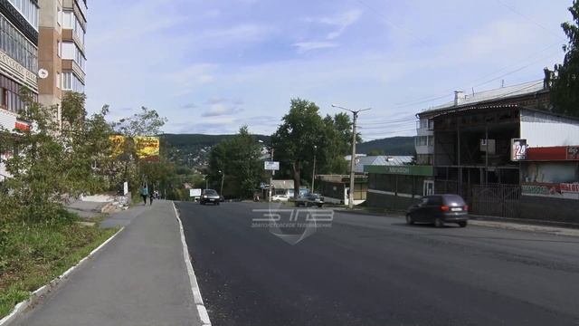 На улице Карла Маркса подрядчик приступил к укладке основного слоя асфальта смотреть онлайн