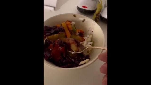"Robot eats Food" смотреть онлайн