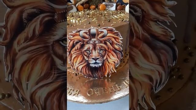 торт на 35 лет.внутри классический бисквит+крем чиз на сливках+банан+киви