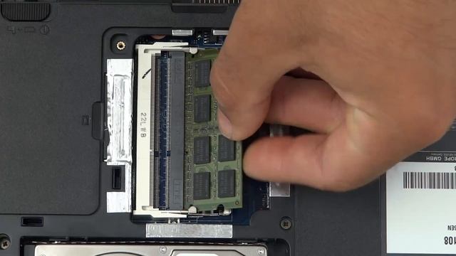 Toshiba Satellite C850 / C855 Series: Memory Replacement смотреть онлайн