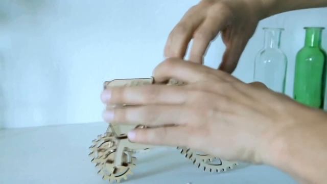 Советы по сборке модели "Трактор" | UGears смотреть онлайн