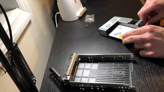 Upgrade Your Server's Old 3.5" HDD To 2.5" SSD смотреть онлайн