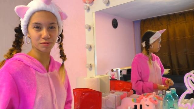 Совсем Скоро ШКОЛА? Что с Моим ЛИЦОМ ? Делаю Макияж и Собираю Косметичку смотреть онлайн
