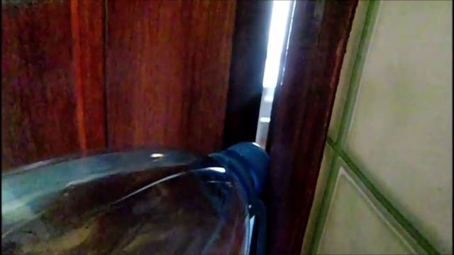 Как открыть плотно закупореную пластиковую бутылку смотреть онлайн