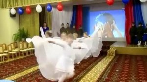 Танец "Аист на крыше" муз. руководитель Смирнова Е. Ю.