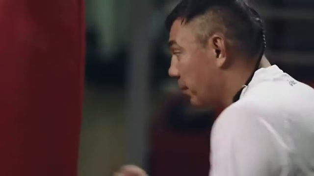 КОСТЯ ЦЗЮ ДАЕТ УРОК ПО БОКСУ смотреть онлайн