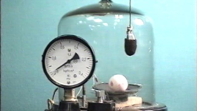 РАСПРОСТРАНЕНИЕ ЗВУКОВЫХ КОЛЕБАНИЙ В ВОЗДУХЕ.ФИЗИКА.ХРОНИКА смотреть онлайн