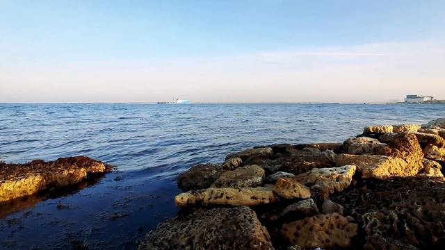 Возвращение в родную гавань.Ярылгачская бухта. Крым. Россия. смотреть онлайн