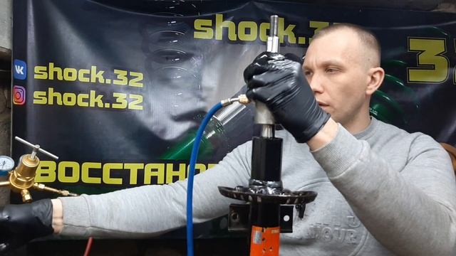 Заправка масла разной вязкости , заправка без масла и тормозная жидкость в амортизатор. смотреть онлайн