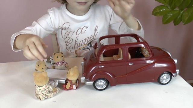 СЕМЕЙНЫЙ АВТОМОБИЛЬ. SYLVANIAN FAMILIES. смотреть онлайн