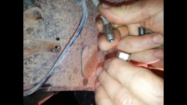 Ремонт тормозного шланга ..заменой от волги ...без колхоза. смотреть онлайн