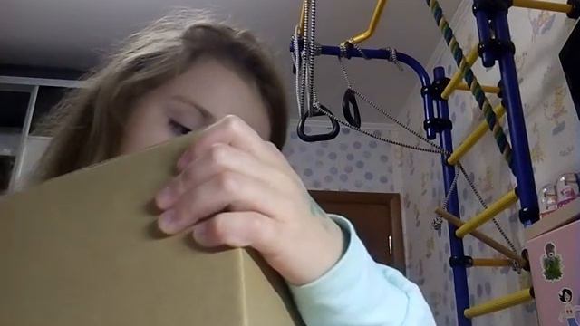 Загадочный подарок в котором я незнаю что лежит!!!! смотреть онлайн