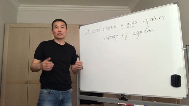 Кошка молоко проливалаа