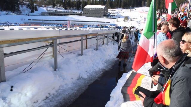 Биатлон кубок мира 2023 Холменколлен Норвегия Болельщики Норвегии на северной трибуне смотреть онлайн
