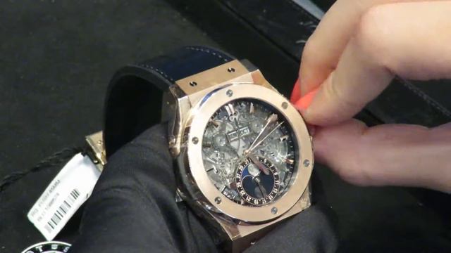 Setting The Hublot Moonphase Timepiece