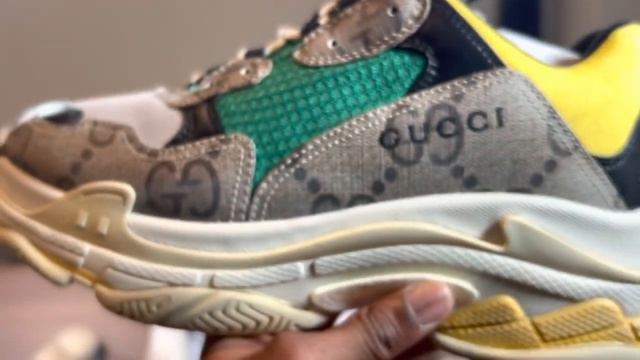 GUCCI x BALENCIAGA Triple S UNBOXING: HYPEBEAST COLLAB OF THE YEAR смотреть онлайн