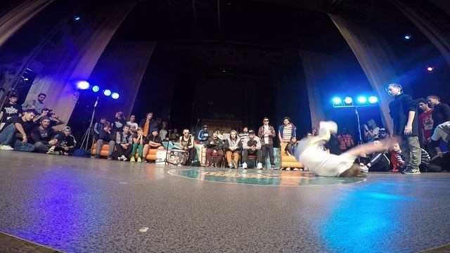 Встаньте дети, встаньте в круг! Клим vs Узелок смотреть онлайн