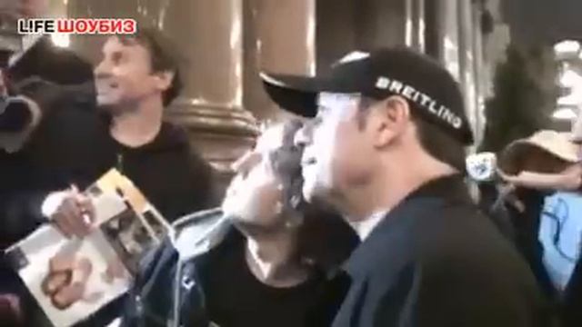 Джон Траволта прилетел в Москву смотреть онлайн