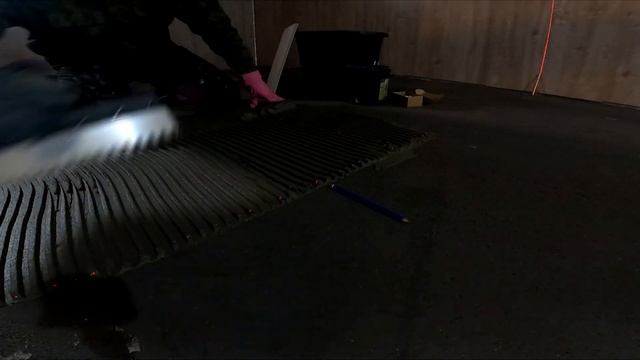 Керамогранит в Гараже на Века! Укладка Керамогранита СВОИМИ руками. смотреть онлайн