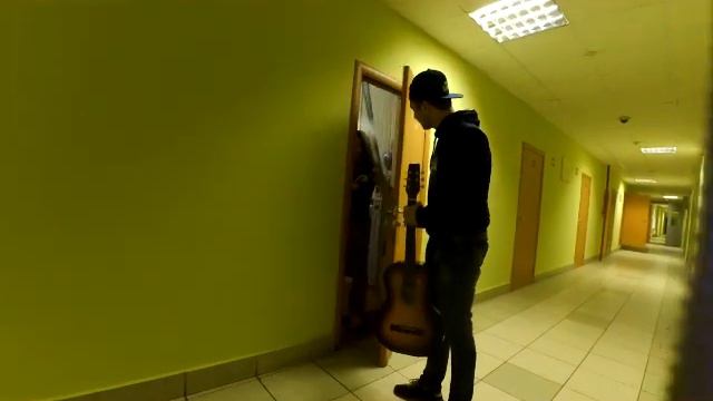 Знакомство с девушками с гитарой в общежитие № 1 СПБГАСУ смотреть онлайн
