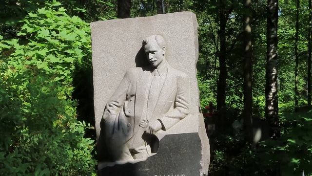 СЕРАФИМОВСКОЕ КЛАДБИЩЕ. КРАСИВЫЕ И НЕОБЫЧНЫЕ ПАМЯТНИКИ. смотреть онлайн